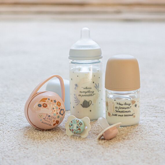 Suavinex Glass Baby Feeding Bottle with Medium Flow Physiological Nipple Teat, Mimics Natural Breastfeeding Experience, +3 Months 240ml, Color: Beige, 4 image