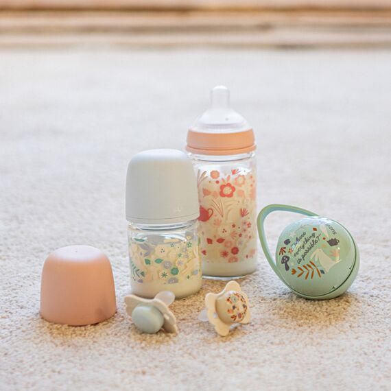 Suavinex Glass Baby Feeding Bottle with Medium Flow Physiological Nipple Teat, Mimics Natural Breastfeeding Experience, +3 Months 240ml, Color: Blue, 5 image